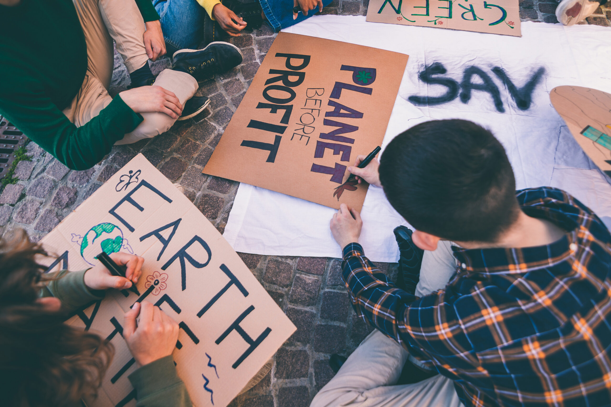 Les jeunes se bougent pour le climat : après la COP, l’UNEA